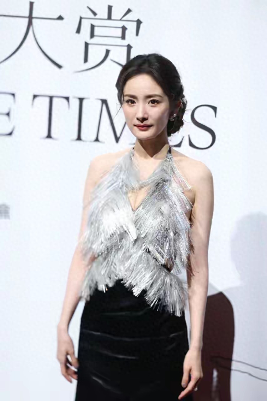 神级同框！杨幂刘亦菲VOGUE盛典再续封面传奇，顶级女神巅峰对话