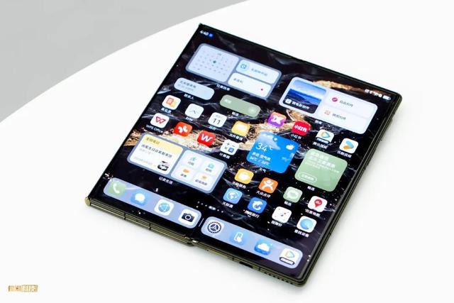 这次毫无预兆!华为突然官宣,暴跌2000元