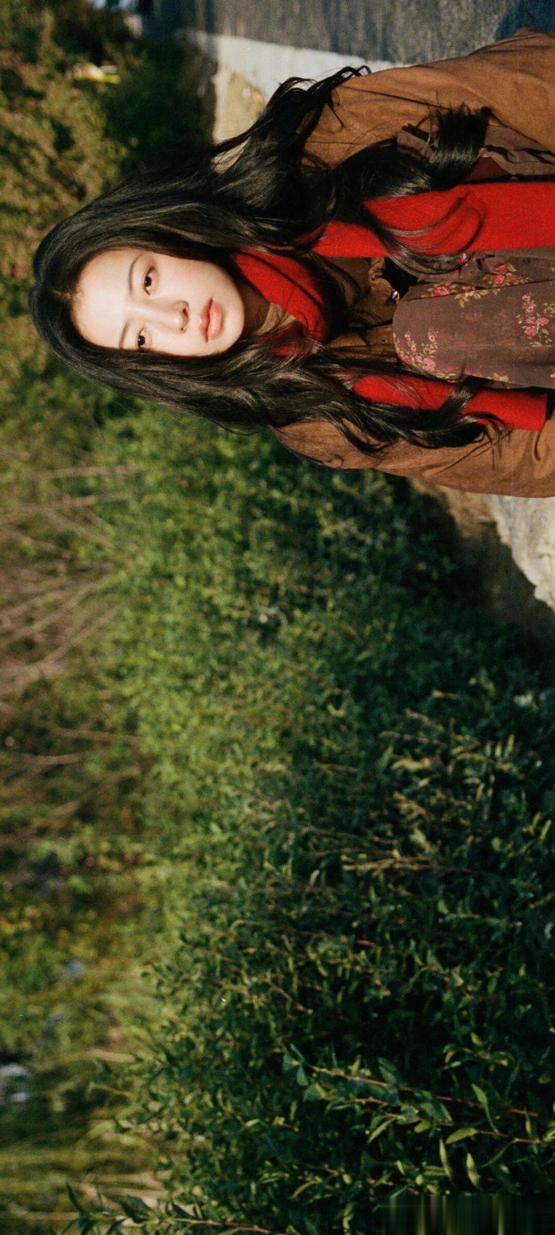 周雨彤壁纸,初冬电影感