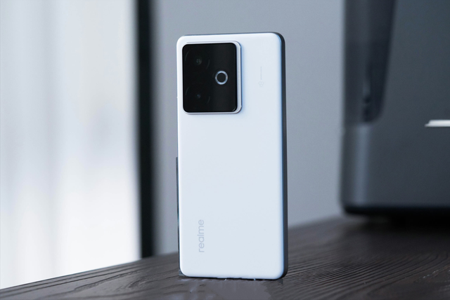 618换新机没必要太贵！这四款可“闭眼入”的手机，均是高配低价