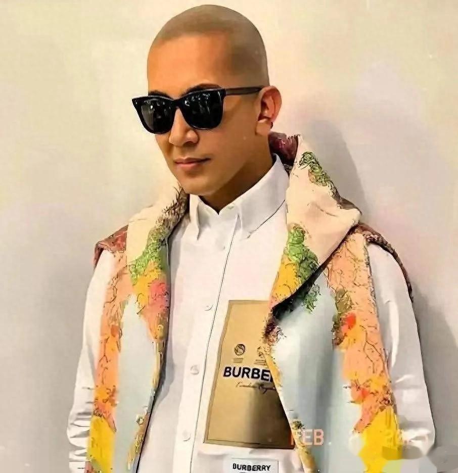 具俊晔赖在湾湾不走，不是为遗产也非念S，竟是被S家宠成宝