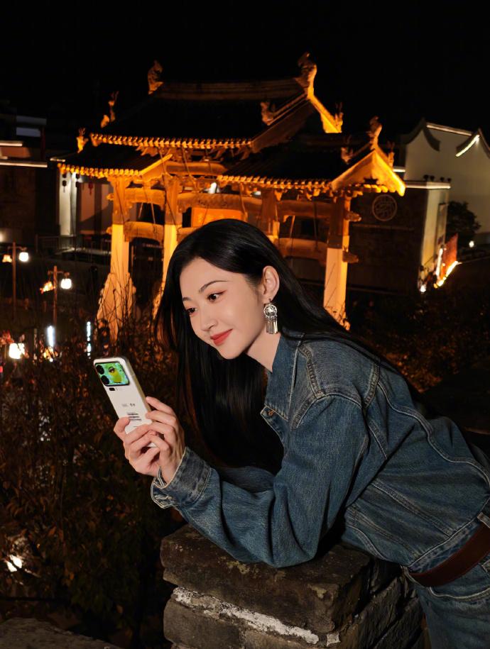 原来景甜拍照用的是小米呀！期待孟千姿！