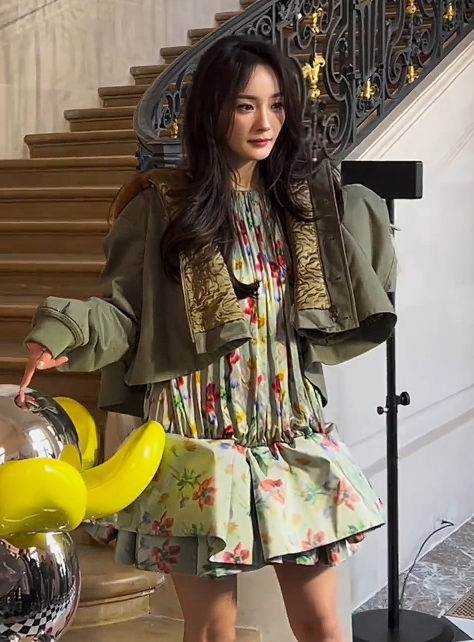 当32岁迪丽热巴和38岁王子文站在一起,我才彻底明白,美人在骨不在皮