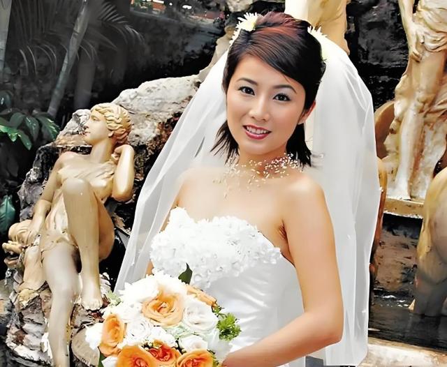 香港患癌女星突然宣布离婚,14年婚姻收场,乳腺癌复发扩散到淋巴