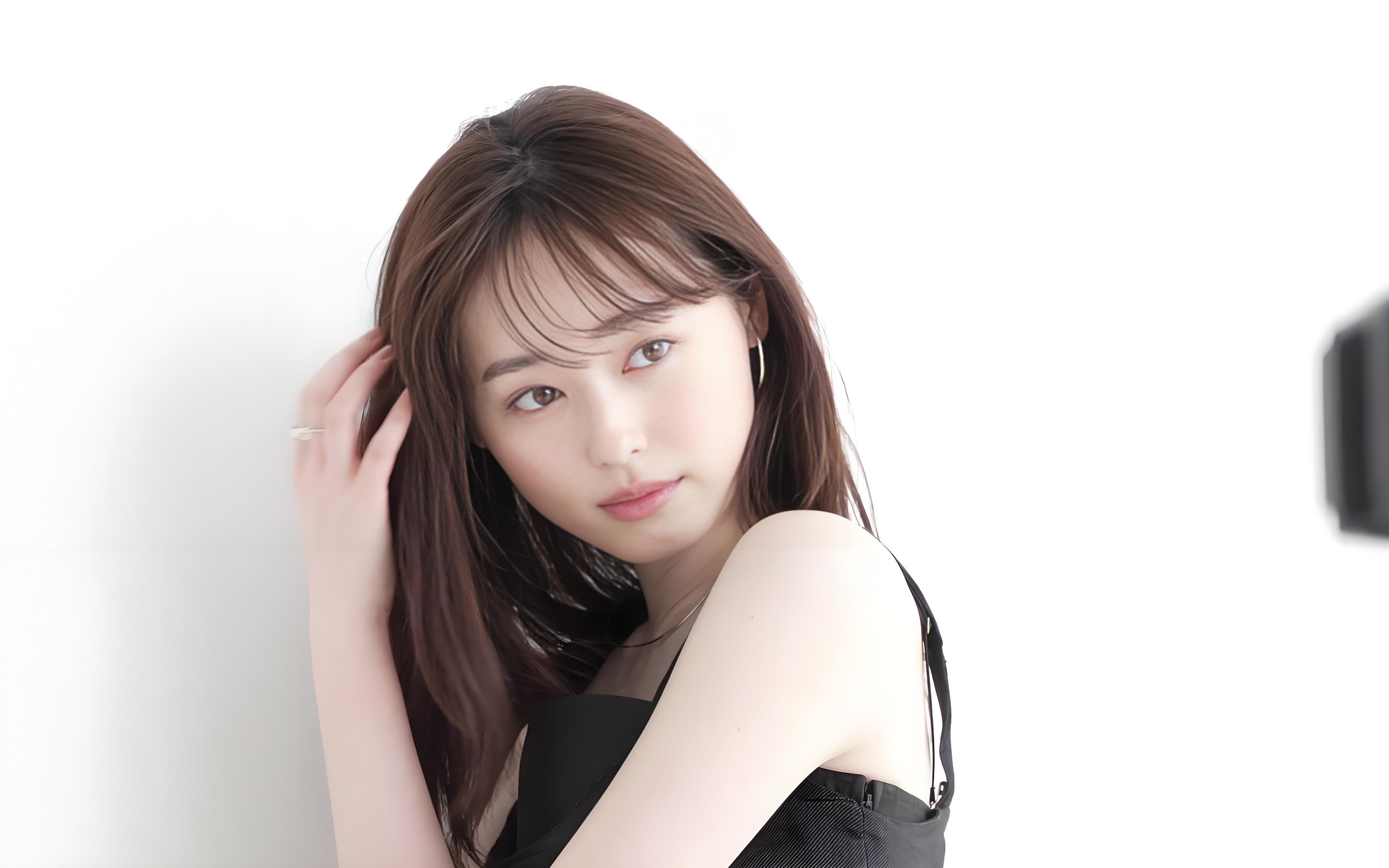 她被称为“令和甜心” 长着一张标准日系美少女脸,甜腻腻的!