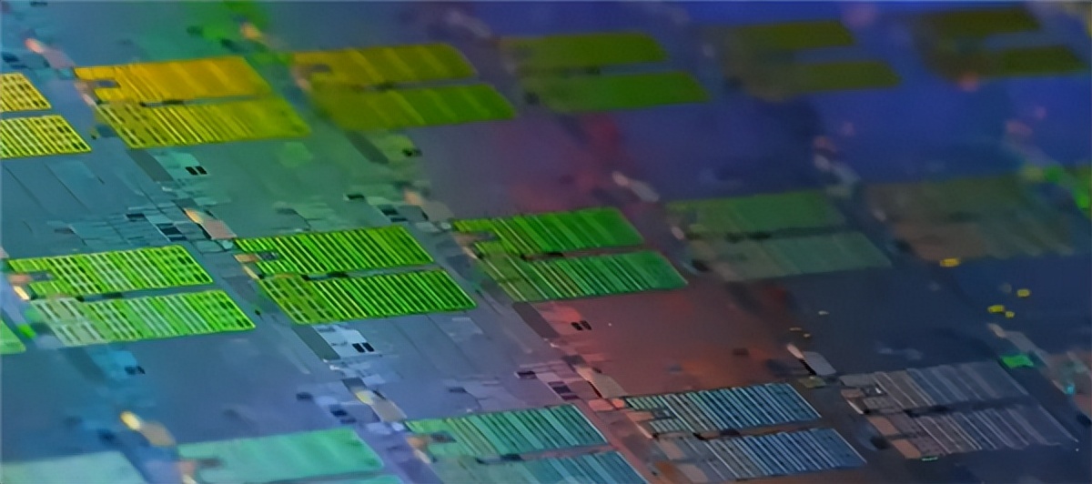 臺積首度公開！EUV光刻機生產芯片全程曝光