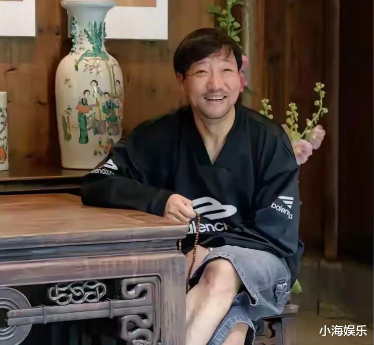 喜剧女星扎堆减肥,金靖晒自拍瘦成女神,网友:美得眼睛移不开