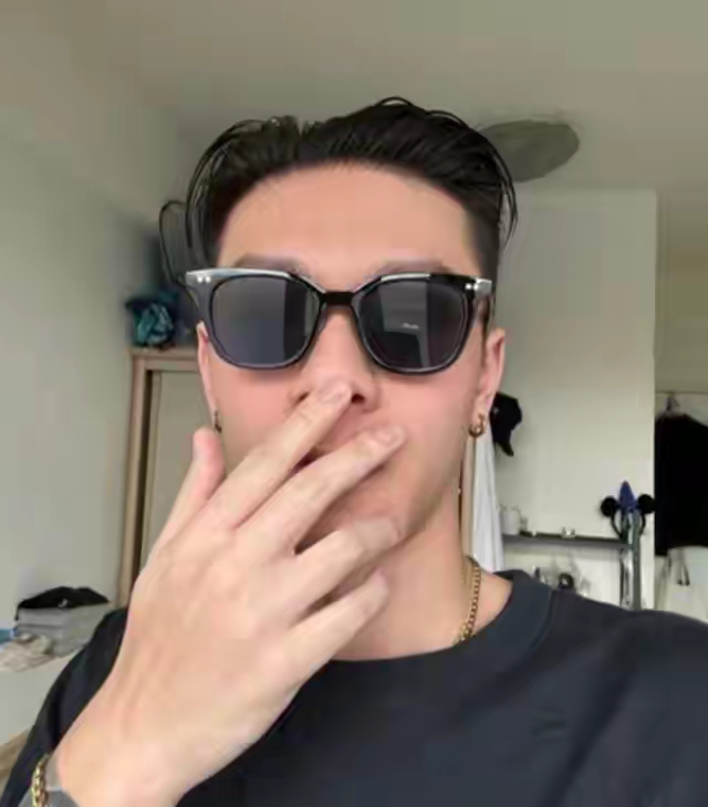 23年后，陈宝莲留下的未满月孩子已长大，打着耳钉，嘻哈乐队出道