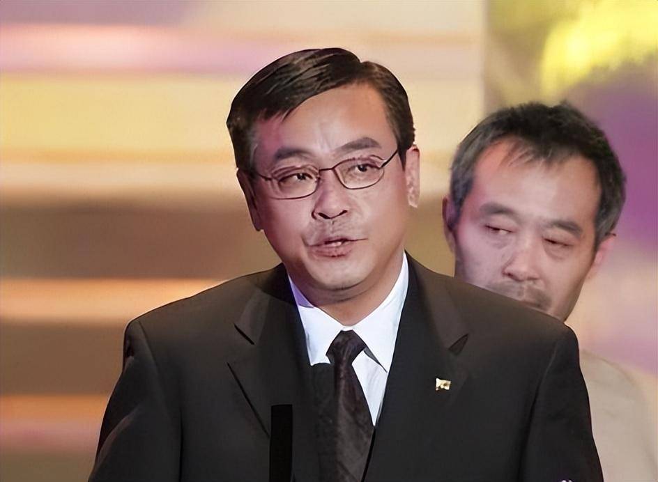 80岁秦沛现状：定居在国外，和日本妻子很恩爱，儿女都是知名歌手