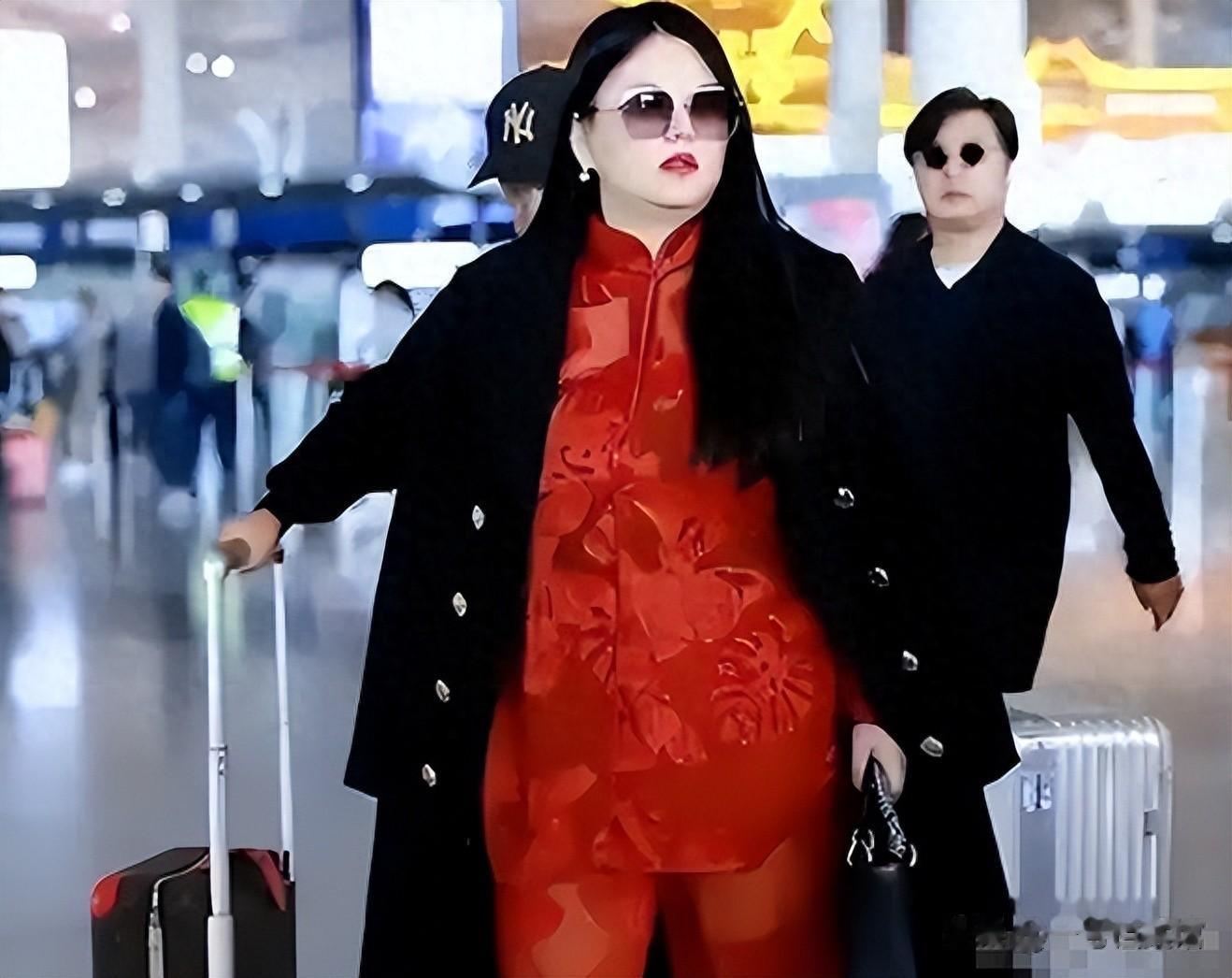 顶风作案！不到24小时，李湘迎来2大噩耗，前夫被抓，女儿被牵连