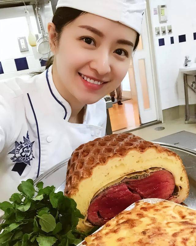 TVB前港姐徐淑敏风雨不改为丈夫庆祝53岁生日!