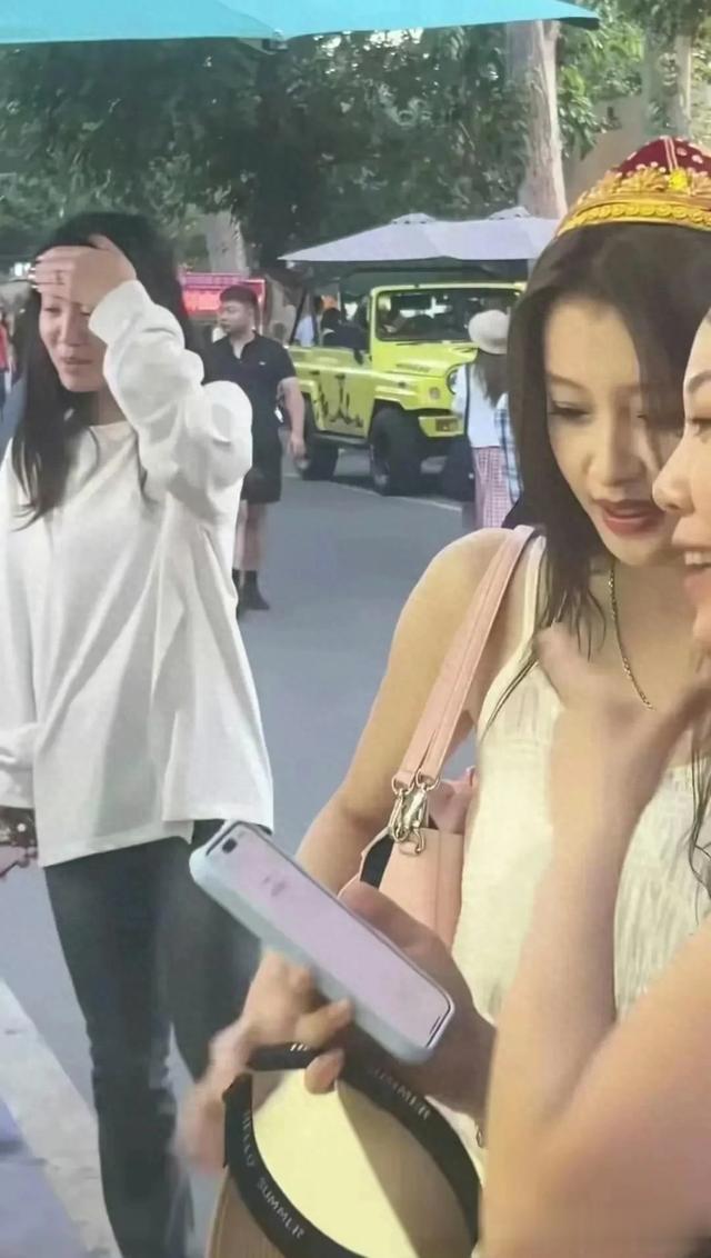 网友新疆街头偶遇孙怡，在美女如云的新疆，孙怡美的太突出一了