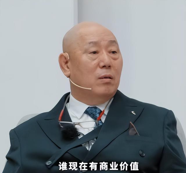 饶雪漫劝阻张萌签约丁真，李成儒正面硬刚：你再说话，我就离场！