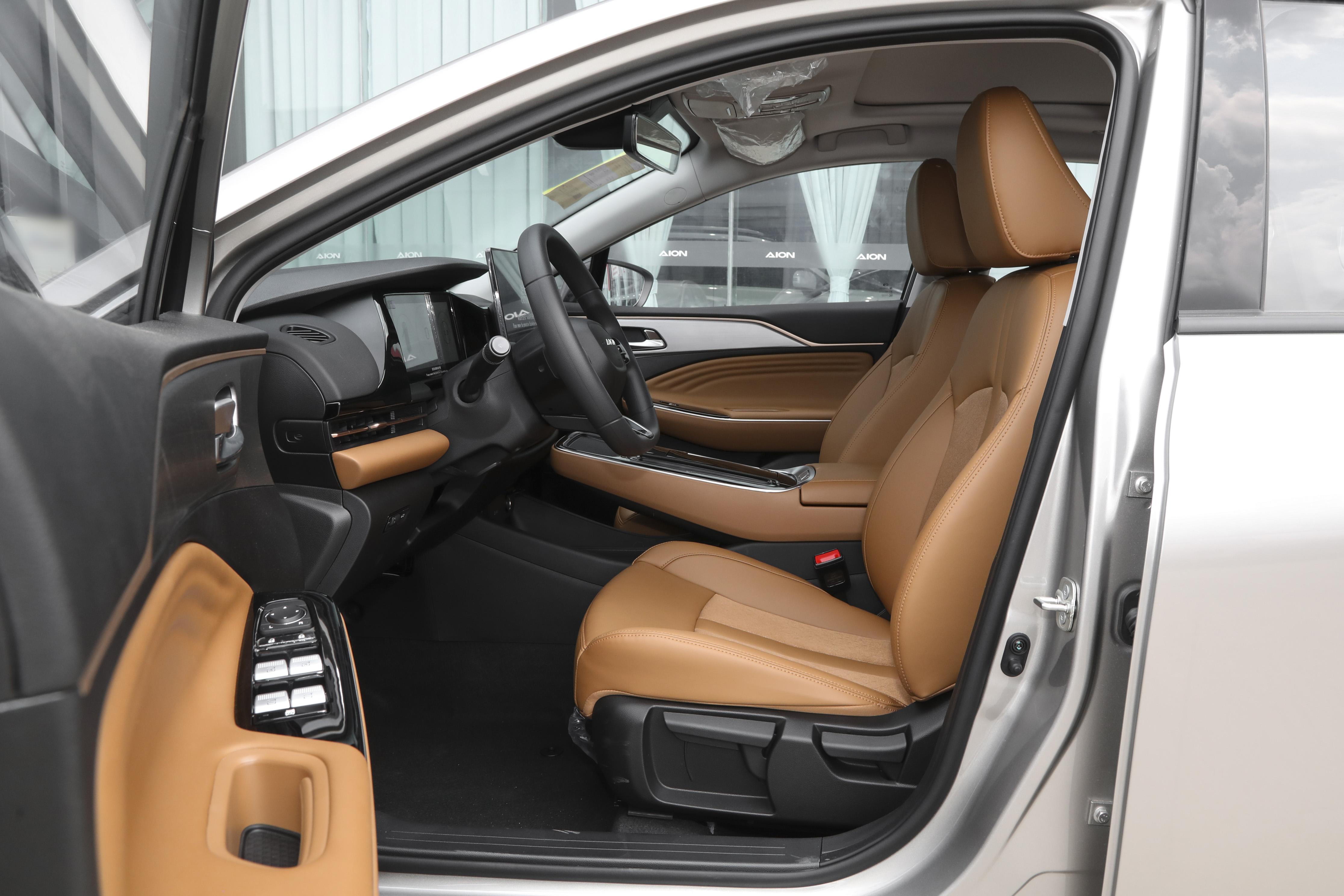 10 万级纯电对决：秦PLUS EV 与埃安S，谁更懂你的用车需求？