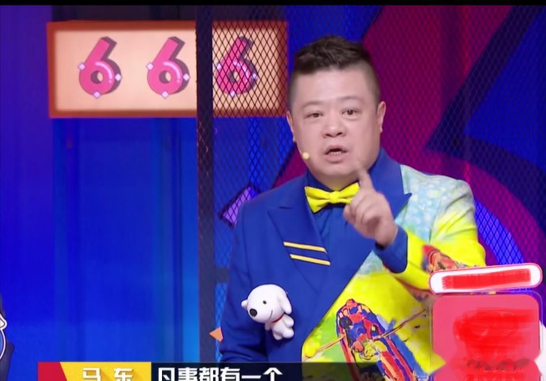 曾是央视知名主持，父亲是马季，妻子是编导，57岁他现在成大老板