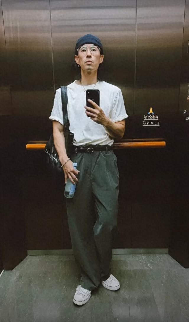 47岁吴建豪暴瘦40斤 1米8 100斤 尖嘴猴腮像老头 老20岁 肌肉男变麻杆