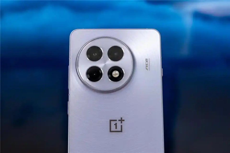 一加堅決清倉，6100mAh+驍龍8至尊版+OIS防抖，國補后再創新低