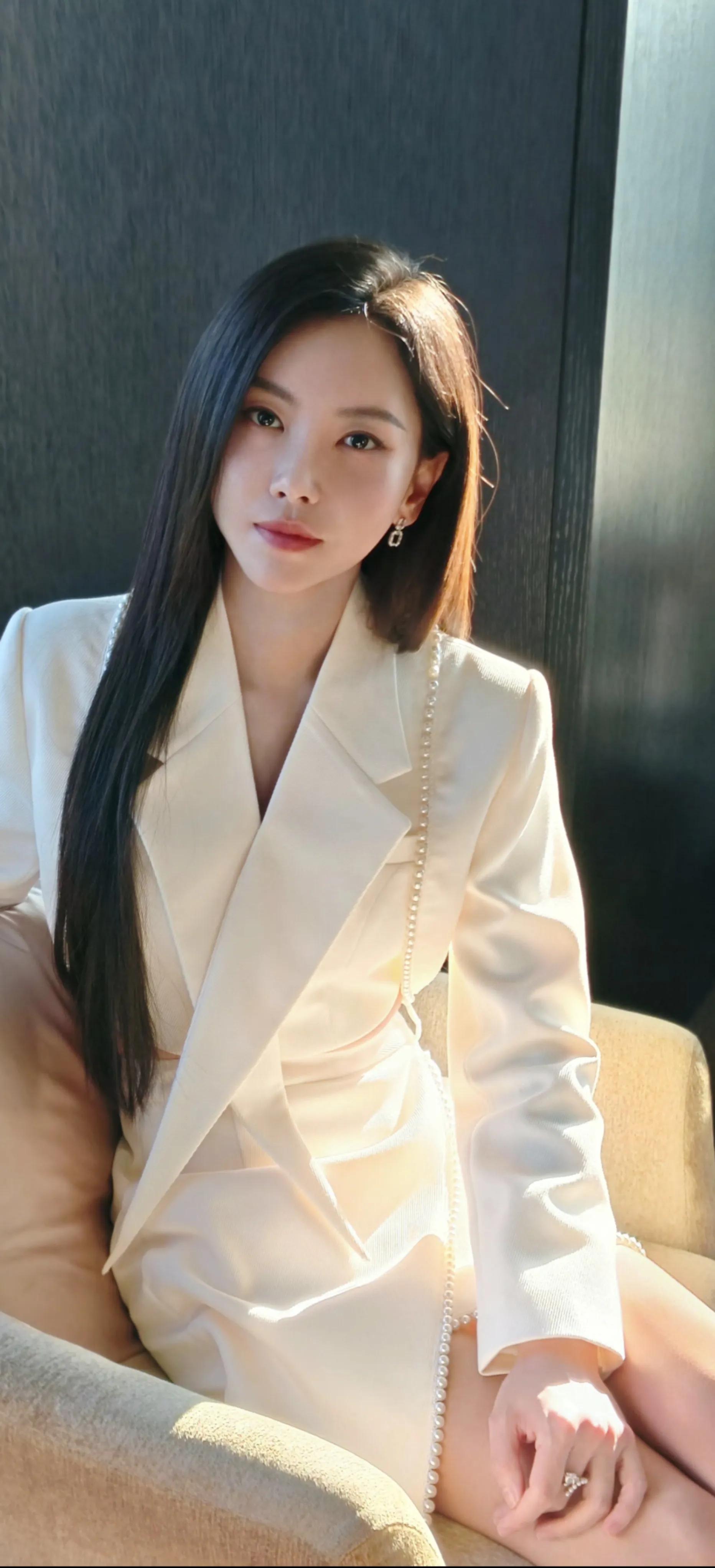 壁纸-拽姐于文文壁纸，于文文高清无水印全面屏手机壁纸