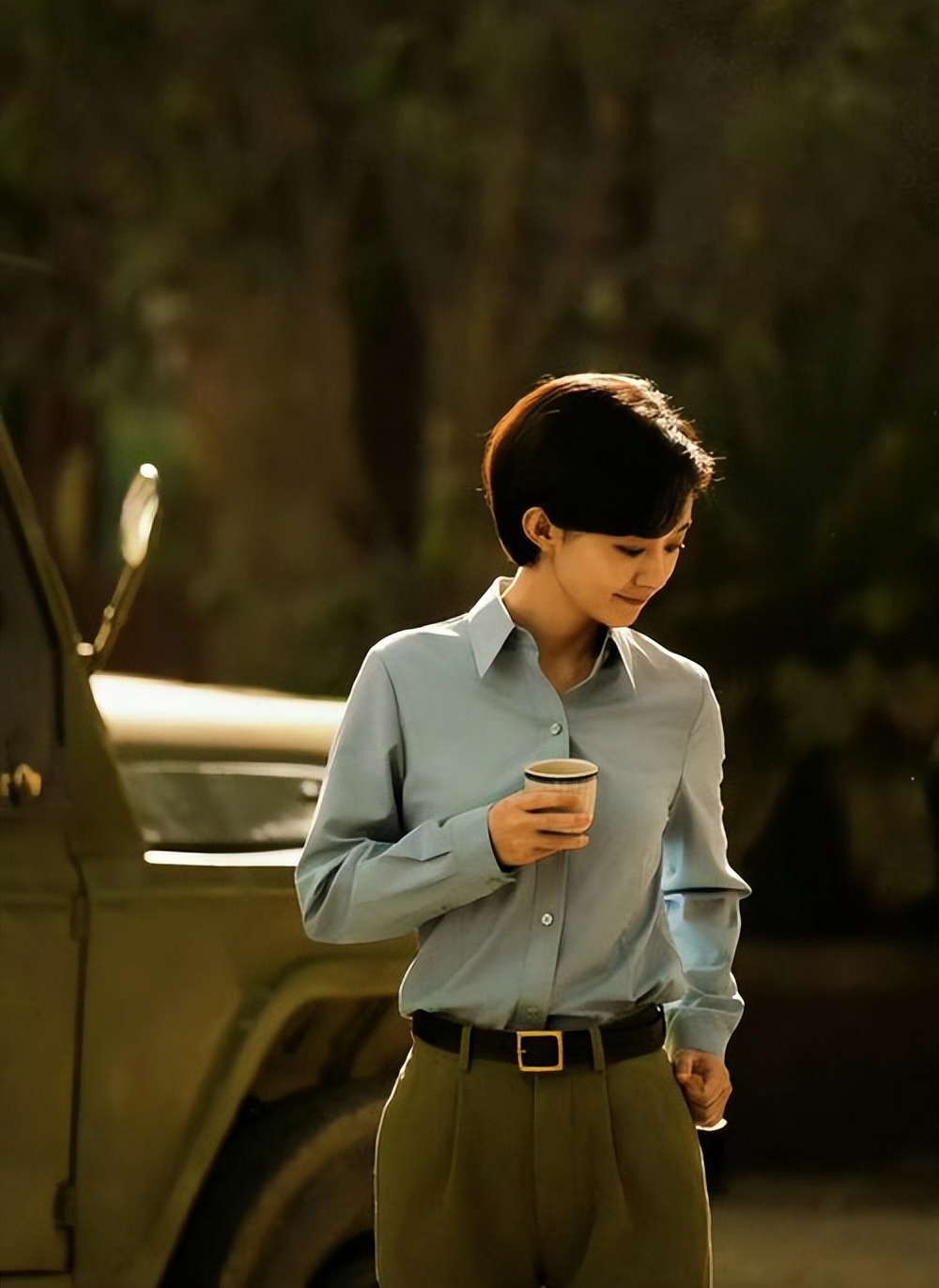 官方发文，赵丽颖没想到离婚4年后，会成为前夫\望尘莫及\的存在