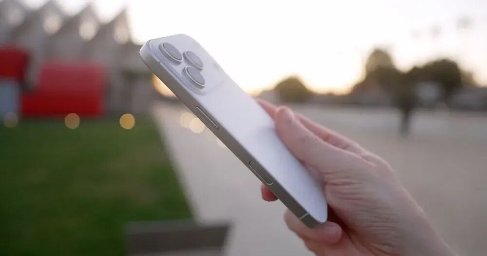 “iPhone17Pro丑”上热搜,你觉得呢?