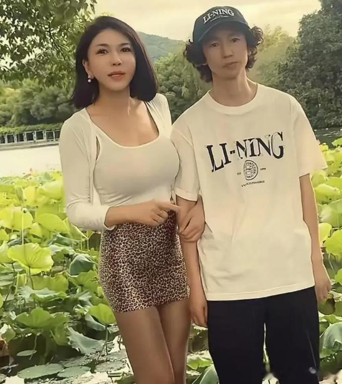 精神病风波4年后，庞麦郎被传与龚玥菲大婚，知情人曝真实原因