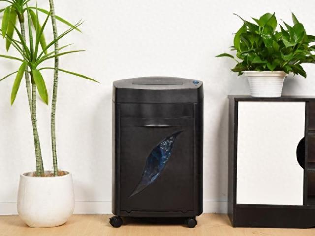 满足海量碎纸需求 科密黑金刚+碎纸机评测