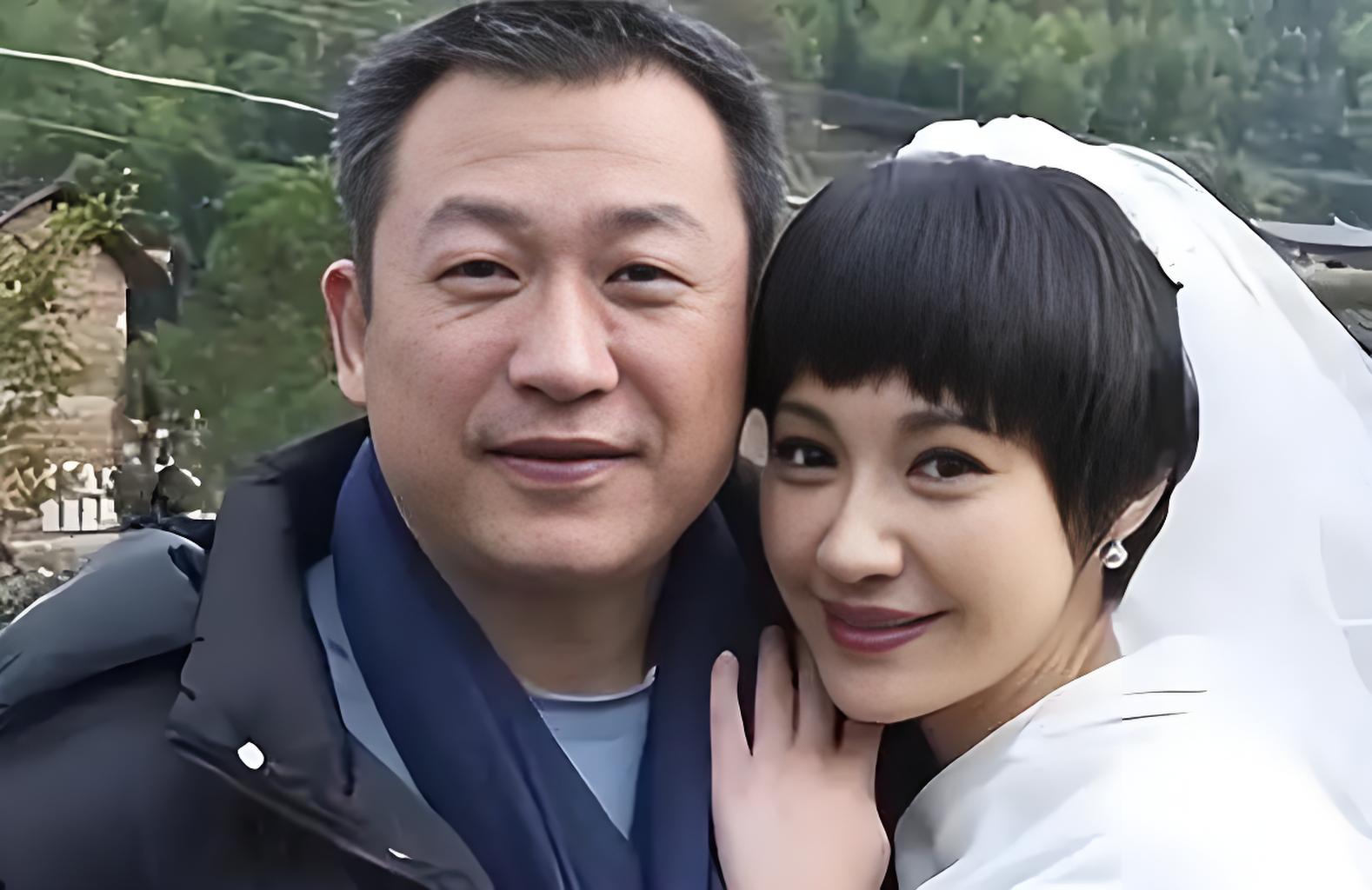 杨雪一家三口同框，老公比14岁女儿矮一截还没1米7，胖到180斤