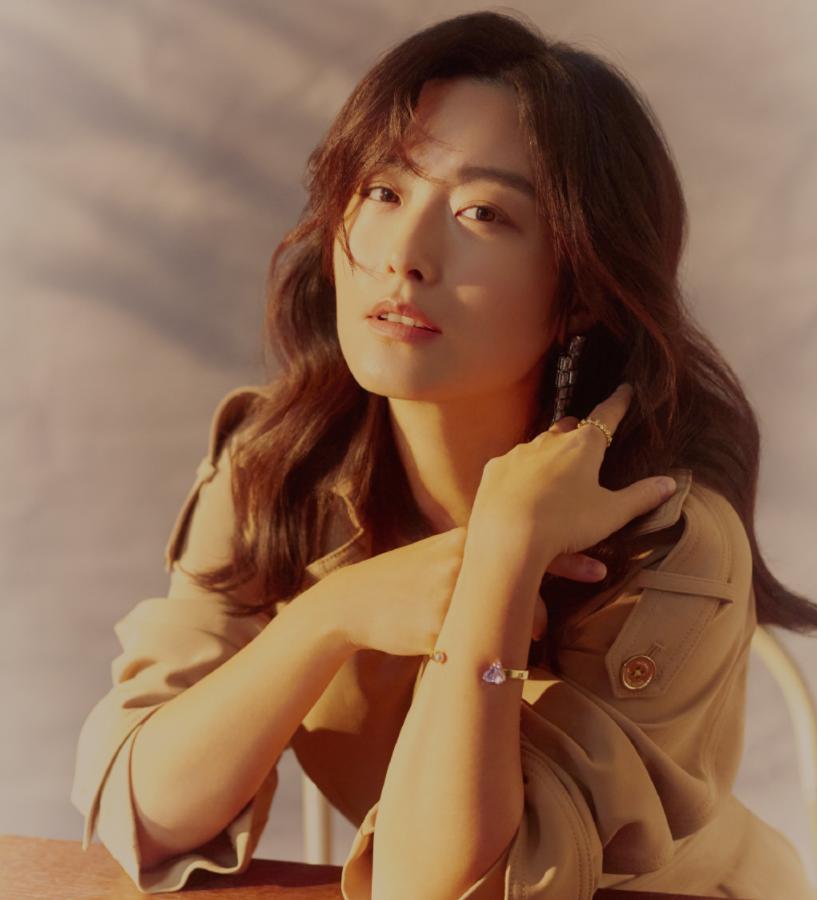 唐嫣大学室友兼伴娘!出道21年戏红人不红,42岁未婚引争议