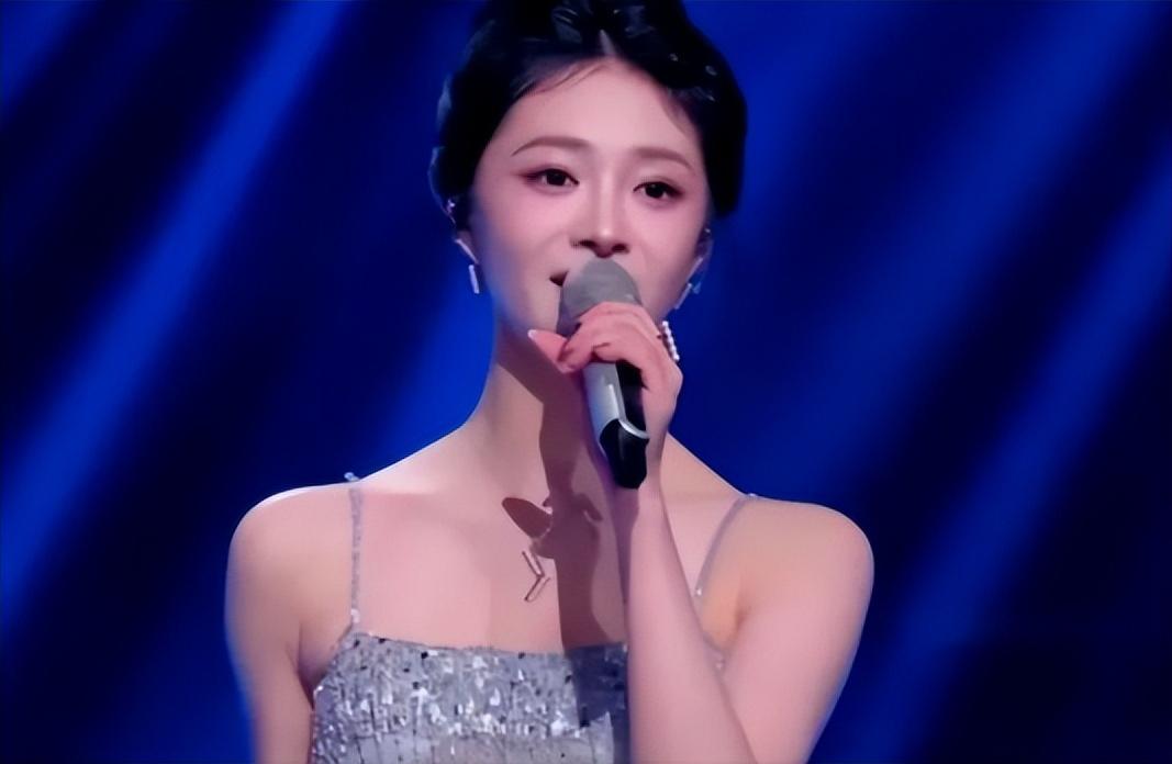 大湾区这一夜，“混子”歌手翻车，几十年职业生涯不敌演员跨界