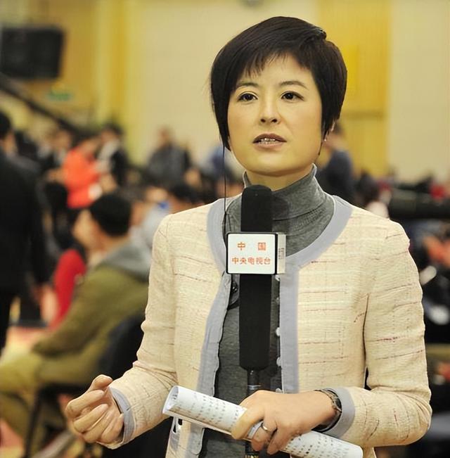 央视张泉灵现状:嫁李铁为妻,辞职后下海创业