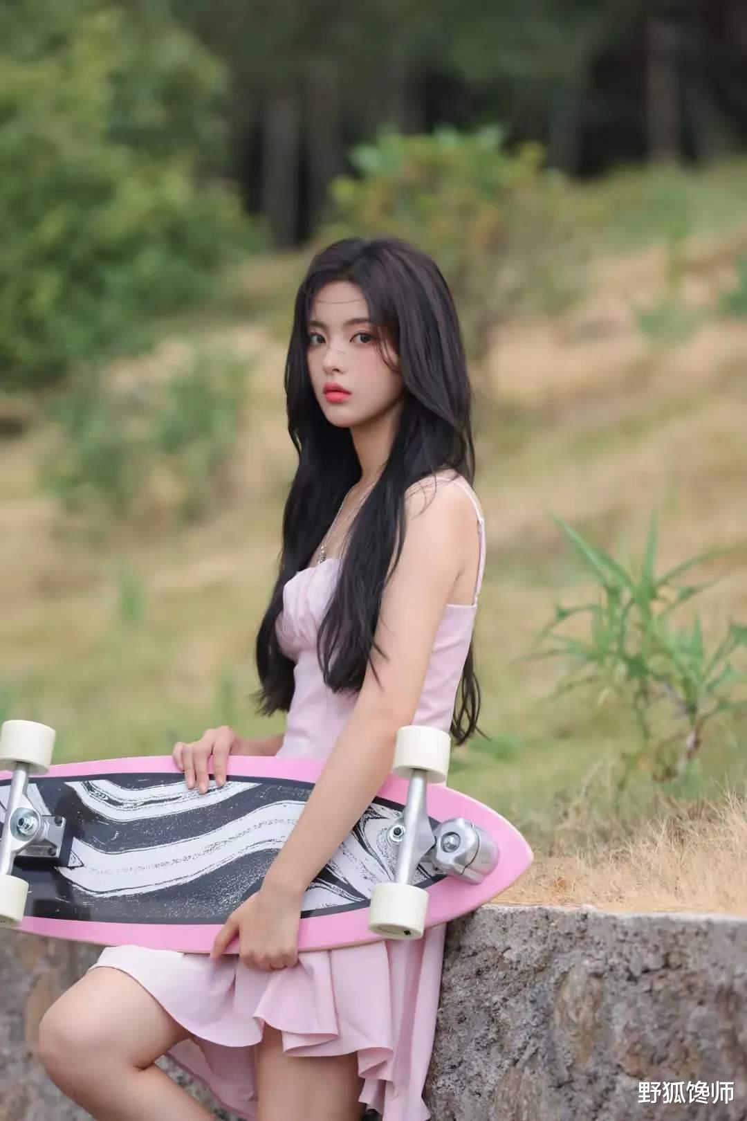 杨超越清纯的气质，真是天生丽质，内娱也就她一个。