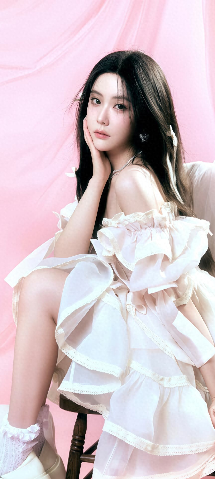 王艺瑾七夕甜度超标！穿泡泡袖白衬衫美成初恋，减脂餐却暴露本性