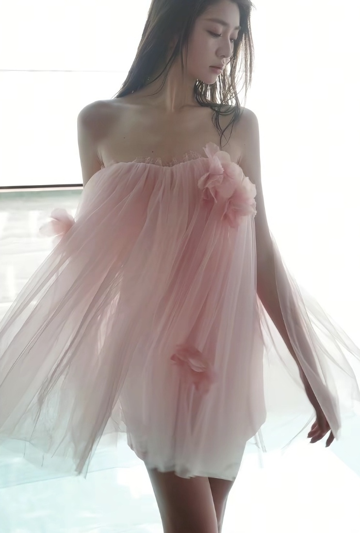 方医生被爆开保时捷，住800万别墅，蓝蓝不可能降低生活水平