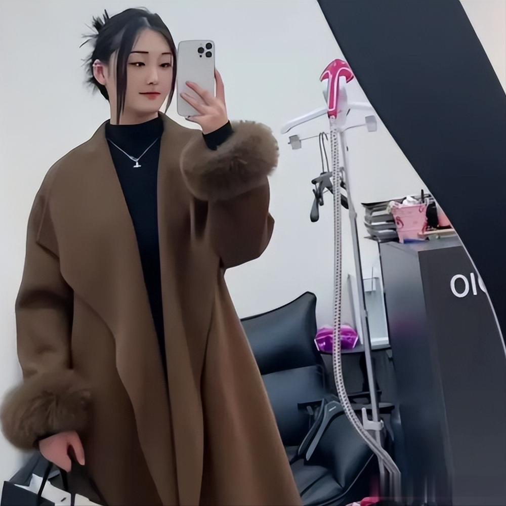 陈亚男和朱小伟离婚4年，耗尽人气后回心转意，但他们早已是过去