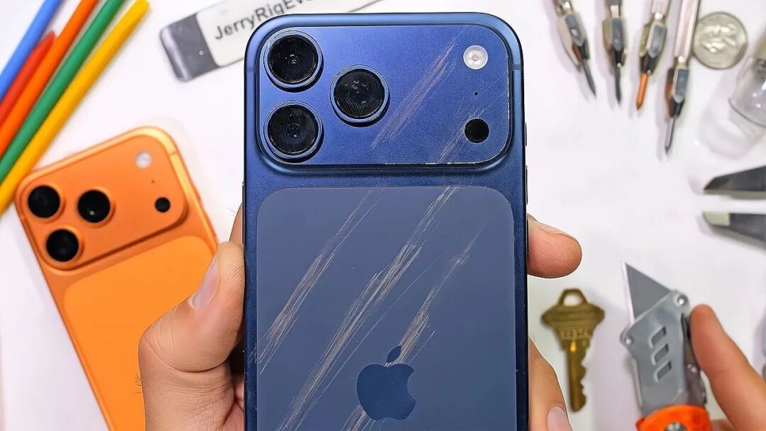 iPhone17 Pro Max掉漆真相告訴我們：美與實用，難兩全