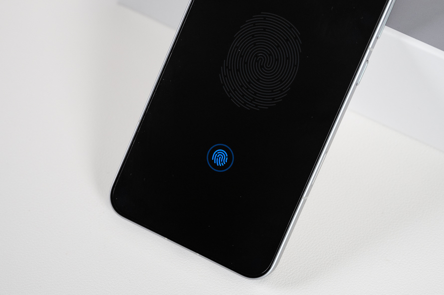 榮耀WIN RT測評：主動散熱風扇搭配10000mAh電池，滿足玩家向往