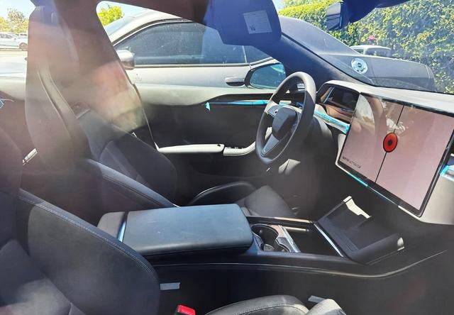 新“特斯拉Model S”曝光，细节调整+性能强化，目标直指SU7 Ultra