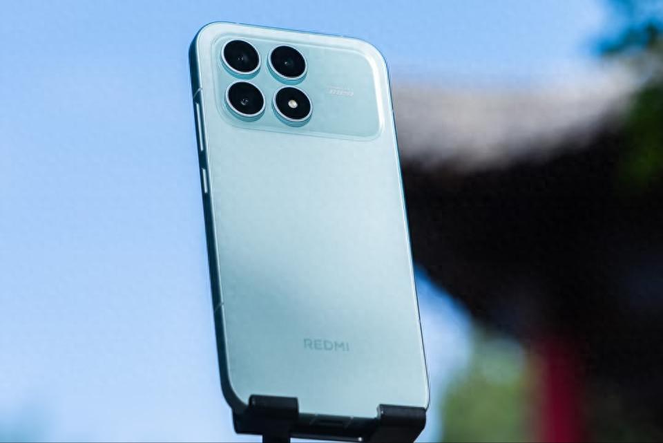 紅米打響“價格戰”，超窄直屏+驍龍8至尊+7100mAh+100W
