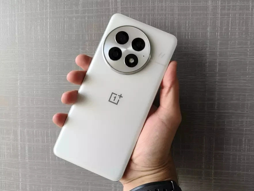 30分钟首销10万台，24GB+1TB+2K屏，国补后可以“闭眼入”的手机