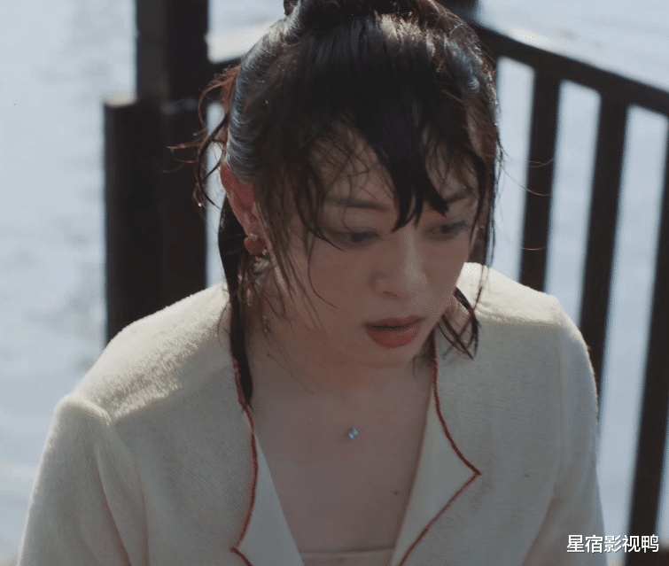 蛮好的人生:全员演技过关,唯有一人是败笔,演技太烂像AI机器人