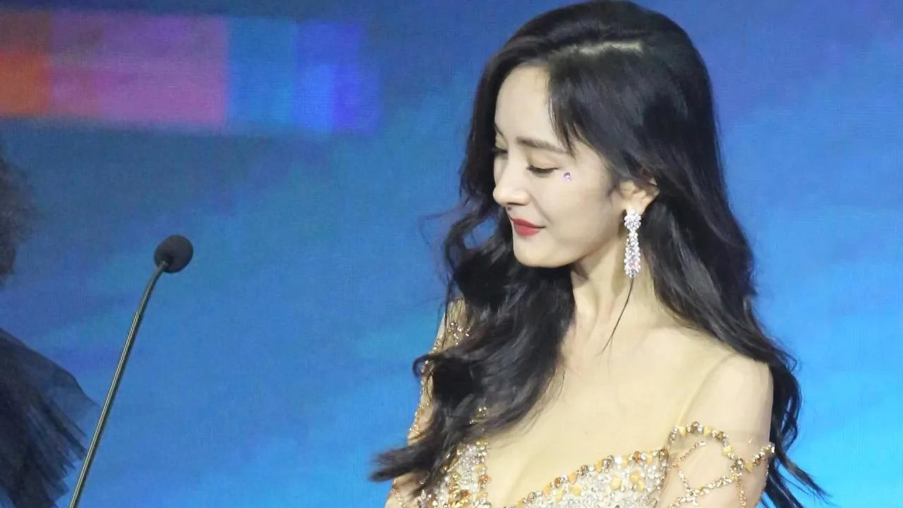 杨幂美腿引爆视觉狂欢，背后故事你知晓多少