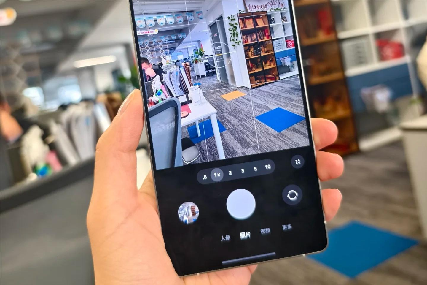 三星“大跳水”，现已降价3401元，2K直屏+骁龙8至尊+百倍变焦