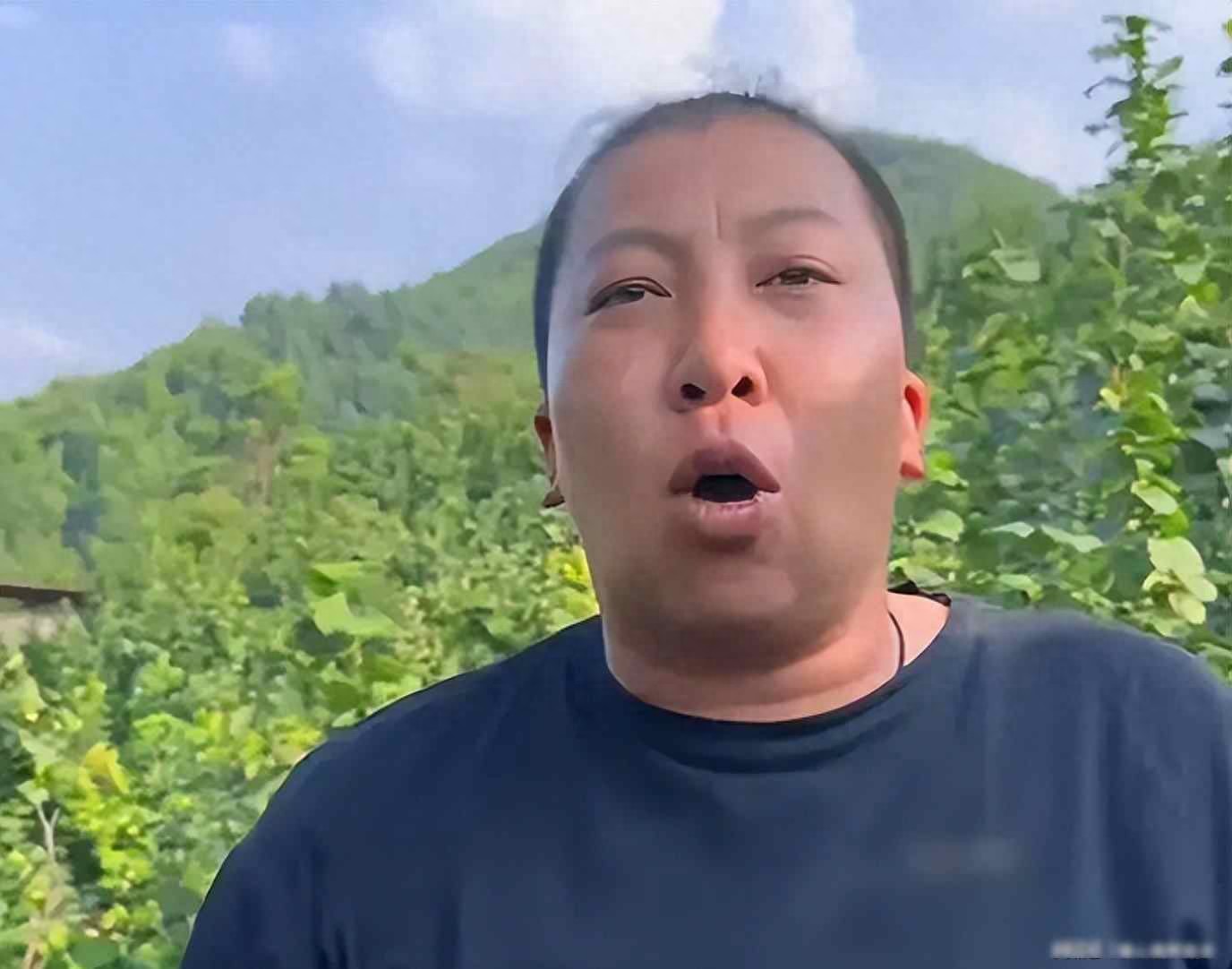 东北雨姐小号全被封杀,跑到海外平台更新,没想到比在国内还火