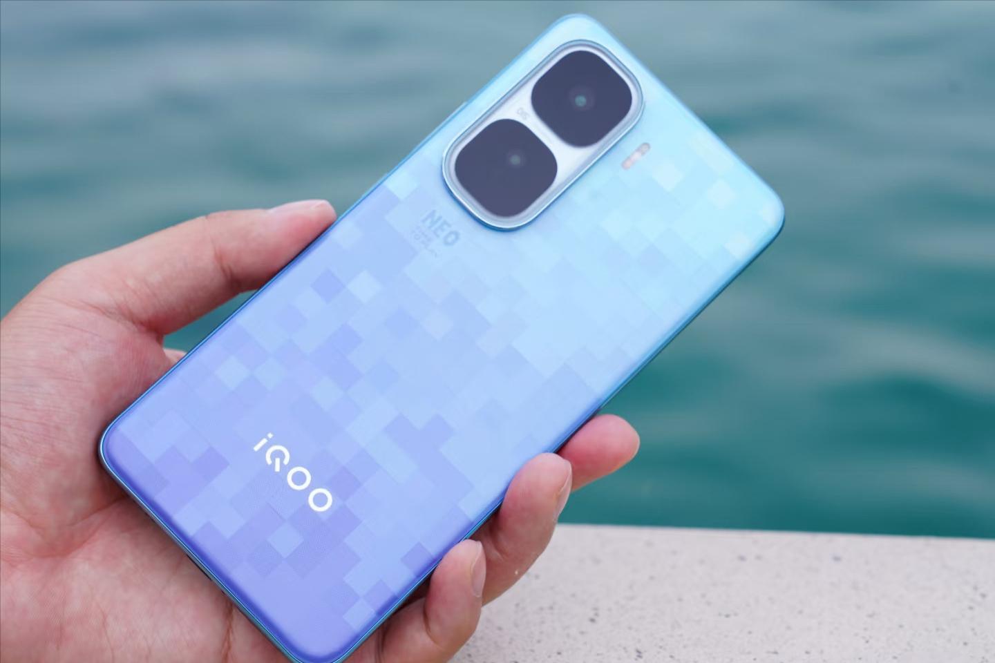 “价格亲民”的三款旗舰机！512GB不足3000元，可流畅运行五年