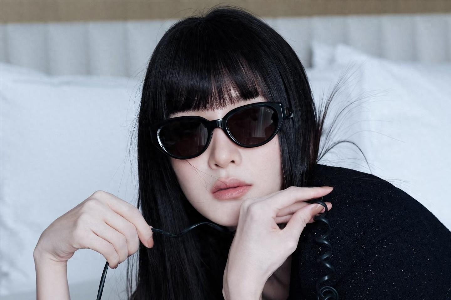 女明星别动脸!39岁江疏影现身活动,嘴歪脸僵、胖到认不出!