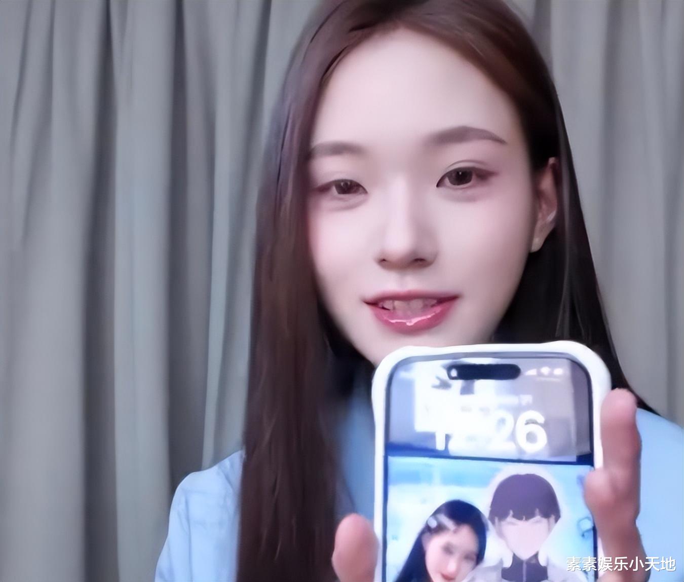 小S二女儿恢复娱乐圈工作，在化妆间跳舞，还模仿大S的动作