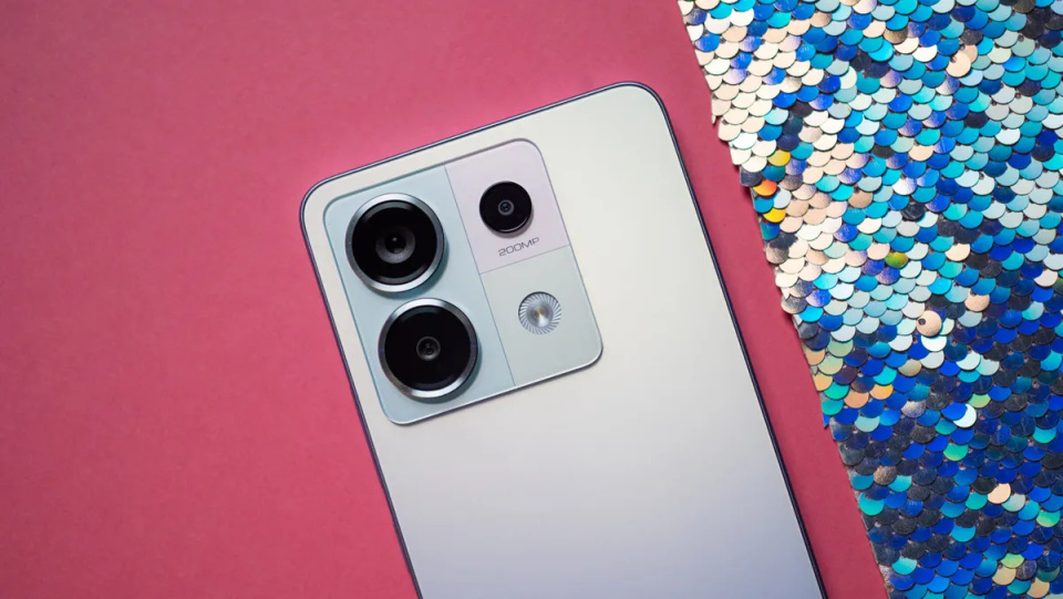 小米開啟“清倉模式”，12GB+256GB+2億像素，國補價格跌至976元