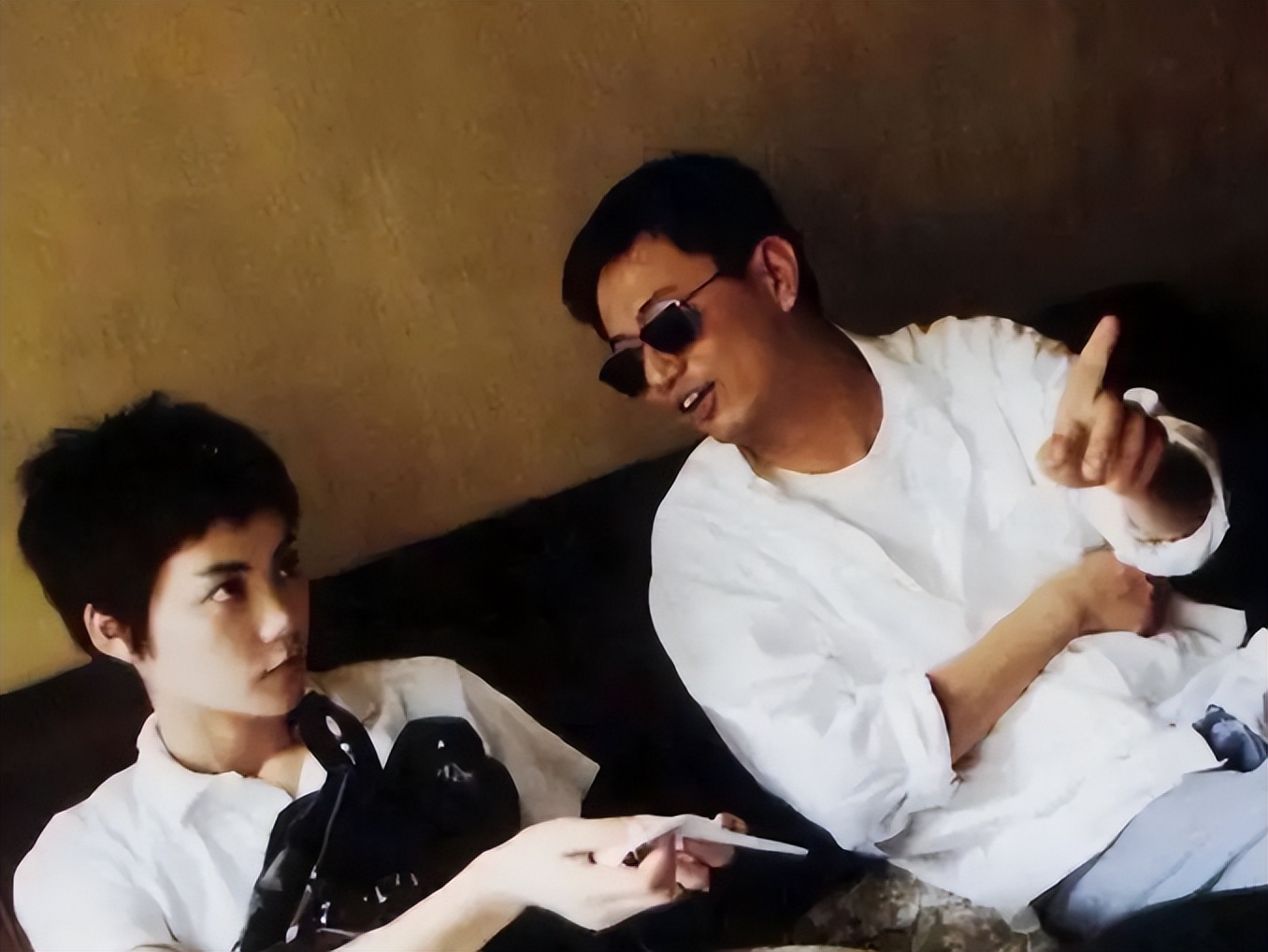 “很装”的王菲,把王家卫的“看人下菜碟”,展现的淋漓尽致