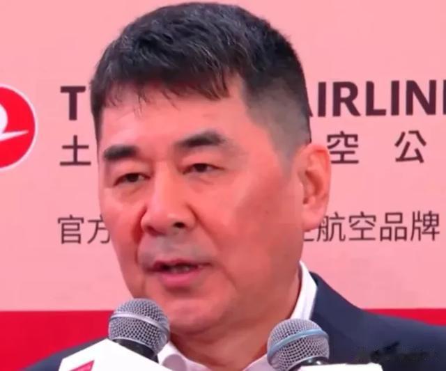 上影节开幕红毯生图好精彩！杨幂瘦到面部凹陷，章子怡短发抢镜