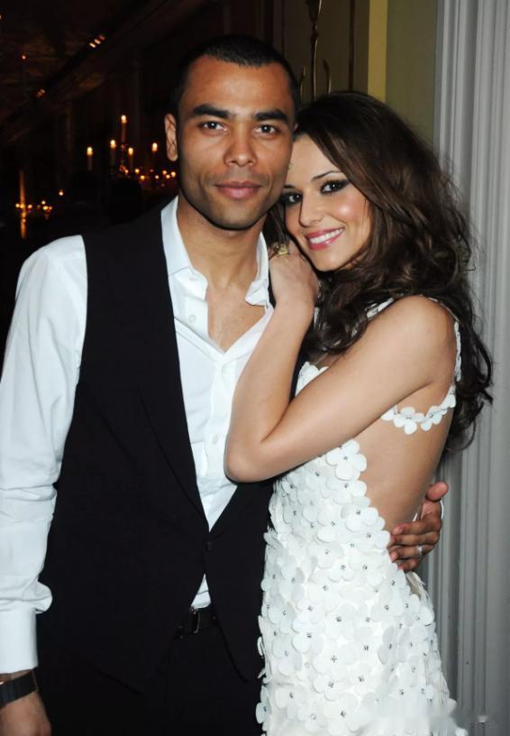 谢丽尔坦言婚姻中最珍视亲密时光，与科尔四年婚姻曾羡煞旁人